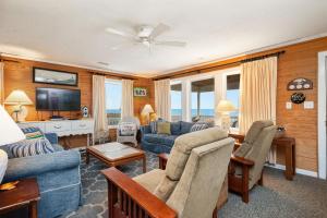 Beach Barracks by Oak Island Accommodations