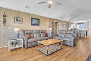 Beach Breeze by Oak Island Accommodations