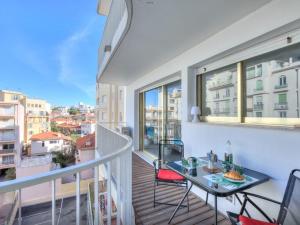 A Stunning Apartment Located In The Centre Of Town