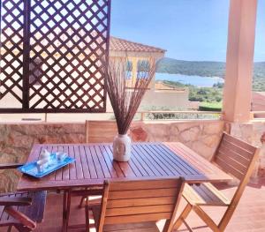Apartment 6 beds with SEA VIEW in Marinella just 300 mt from the beach