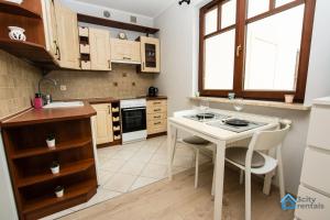 Jasne i Eleganckie Studio 3city w Sopocie by Noclegi Renters