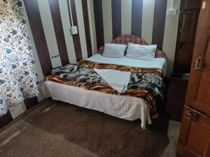 BAKSHI lodge
