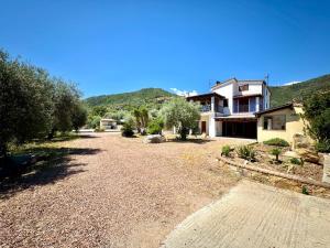 Paradise Villa With Pool
