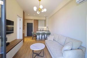 Modern 1BR in Garden Hills with Balcony - Wehost