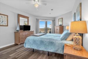 Anchors Down by Oak Island Accommodations