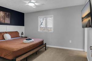 Lake Barkley Retreat - Newly Renovated - 5 BR