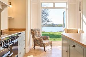 Host & Stay - Lavengro