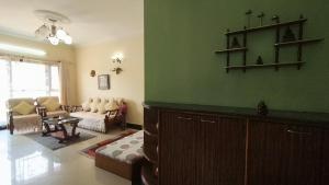 Metro Axis Residency