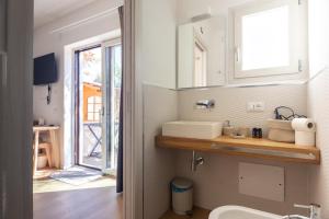 Mariposa Rooms img31