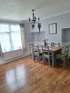 Cosy double room with own en suite bathroom