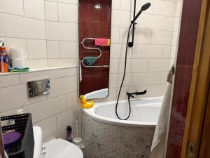 Cozy 9th floor studio with balcony and free parking