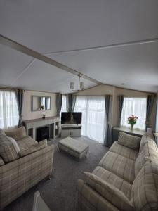 8 Berth Caravan - Blue Dolphin - Filey