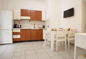 Mezzaluna Home