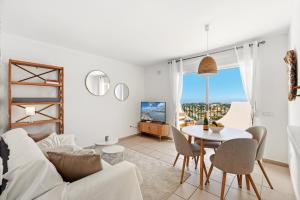 Casa Bellevue, Pools, Terrace, Views