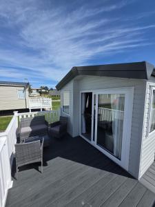 8 Berth Caravan - Blue Dolphin - Filey