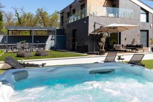 Villa Porta Verde - Private Pool and Jacuzzi
