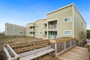 Beach Retreat by Oak Island Accommodations