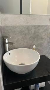 GL Luxe Suites