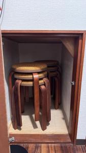 Up to 8 guests 4 min walk to station 15 min to USJ 6 min to Shinsaibashi 12 min to Umeda free parking available翠