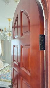 Up to 8 guests 4 min walk to station 15 min to USJ 6 min to Shinsaibashi 12 min to Umeda free parking available翠