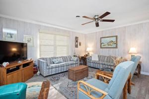 Beaching & Griping by Oak Island Accommodations