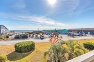 Beats Working By Oak Island Accommodations