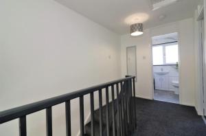 Parking - Sleeps 5 - 3 Bedroom - Freshly Renovated