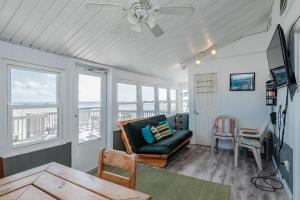 Beside the Sea by Oak Island Accommodations