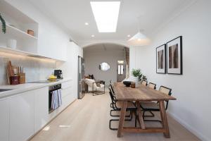 Surry Hills 3BR Family Home with Parking and Garden