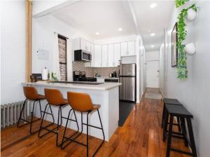 Lavish Downtown Manhattan Oasis in Square