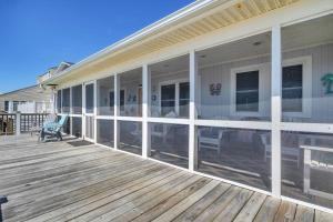 Blu Malibu by Oak Island Accommodations