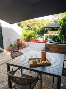 Studio avec chambre, piscine et terrasse au calme en pleine nature 8 personnes, Six-Fours-les-Plages Holy Riviera