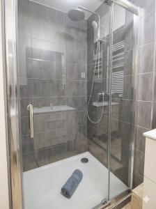 Studio avec chambre, piscine et terrasse au calme en pleine nature 8 personnes, Six-Fours-les-Plages Holy Riviera