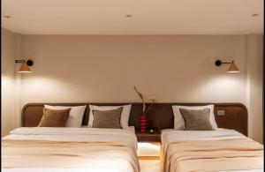 Vela Nguyen Hue Romantic Loft City View
