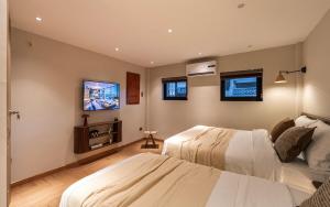 Vela Nguyen Hue Romantic Loft City View