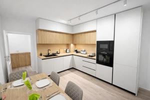 Stylish 1BR w Terrace | Work & Couples