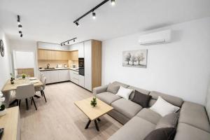 Stylish 1BR w Terrace | Work & Couples