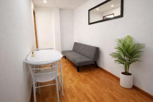 Apartaestudio con parqueadero cerca UPTC y Clínica Los Andes