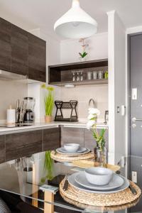 Departamento Suite moderno con ubicación privilegiada en el centro de Santiago, cercano a Palacio De La Moneda y lugares turísticos de la ciudad CON AIRE ACONDICIONADO