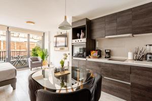 Departamento Suite moderno con ubicación privilegiada en el centro de Santiago, cercano a Palacio De La Moneda y lugares turísticos de la ciudad CON AIRE ACONDICIONADO