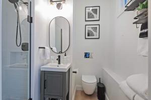 Stylish King Suite-FP-Hot Tub-Walk toIn OT
