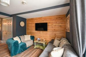2 Private Rooms in Shared Apartment with Kitchen