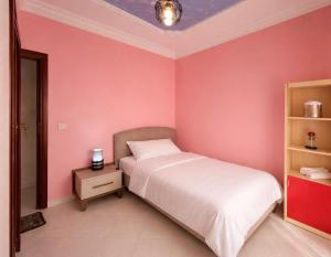 Traditional Luxury Apartment- Near Airport & Beach