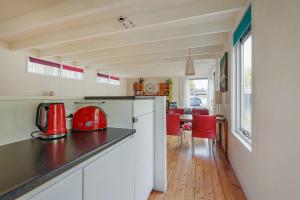 Houseboat on the Nieuwe Keizersgracht