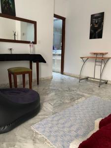 Grand studio calme, face Goethe-Institut Tunis