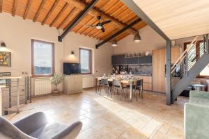 Modern House in Central Montepulciano, Tuscany Apt