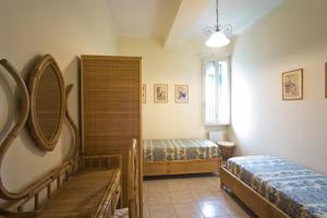 De Vivo Realty - Villa Teresa
