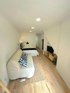 Modern Studio with Private Terrace - Near Beaches