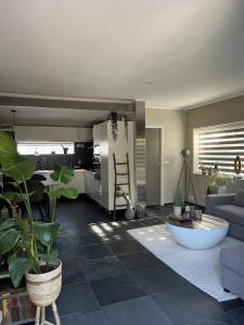 Grevelingenmeer Bungalow Retreat - 5 min to Beach