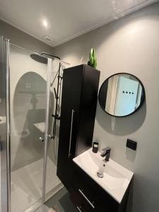 Grevelingenmeer Bungalow Retreat - 5 min to Beach